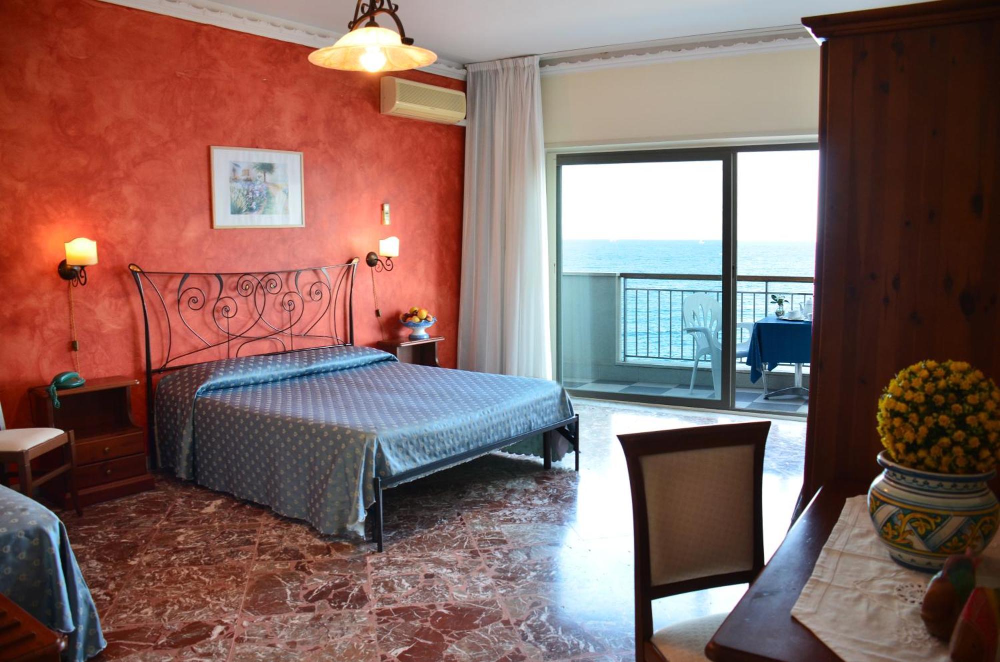 Costa Azzurra Hotel Джардини Наксос Екстериор снимка