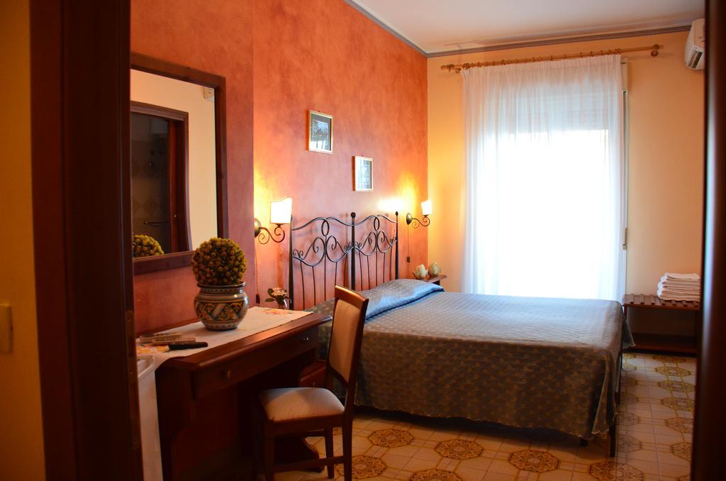 Costa Azzurra Hotel Джардини Наксос Екстериор снимка